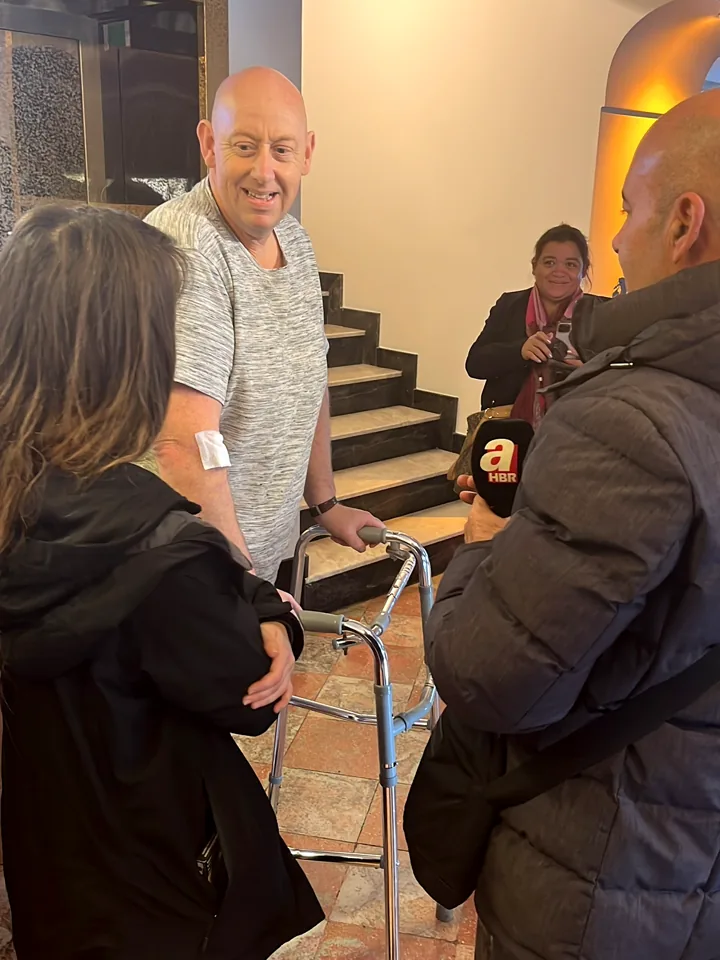 A real YourMedcare knee replacement patient in Turkey — On his feet again