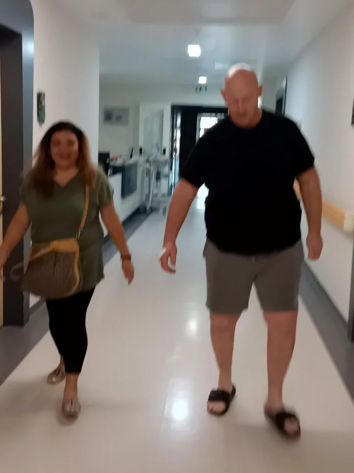 A real YourMedcare knee replacement patient in Turkey — Walking with our coordinator
