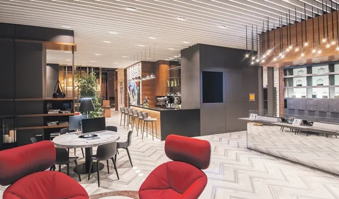 Lobby bar and breakfast
